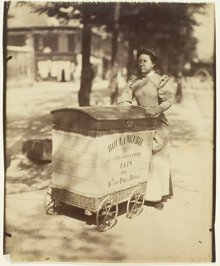 Porteuse de pain, from the series "Small Trades": albumen print by Jean-Eugène-Auguste Atget, c. 1899/1900.