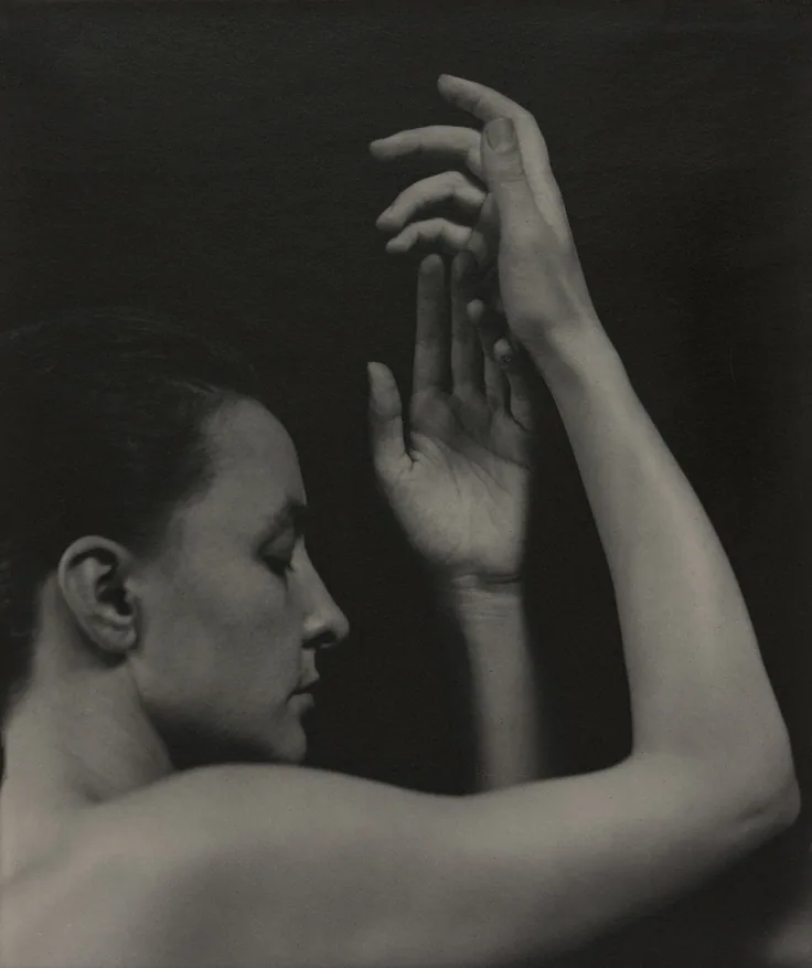 Georgia O'Keeffe: platinum print by Alfred Stieglitz, 1919/20.